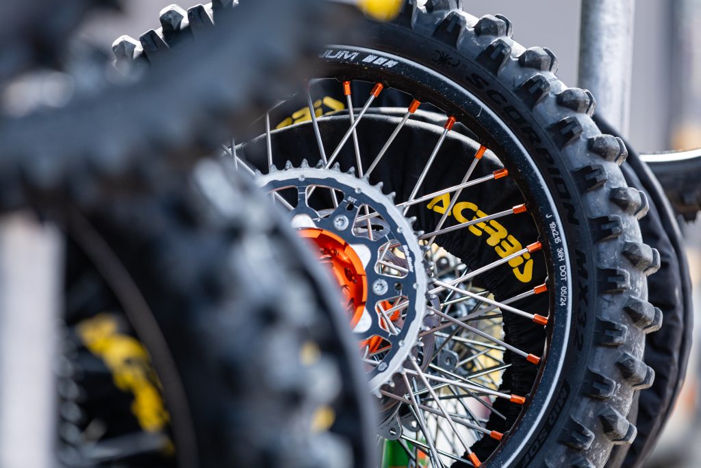 Motocross beginnt mit der richtigen Reifenwahl