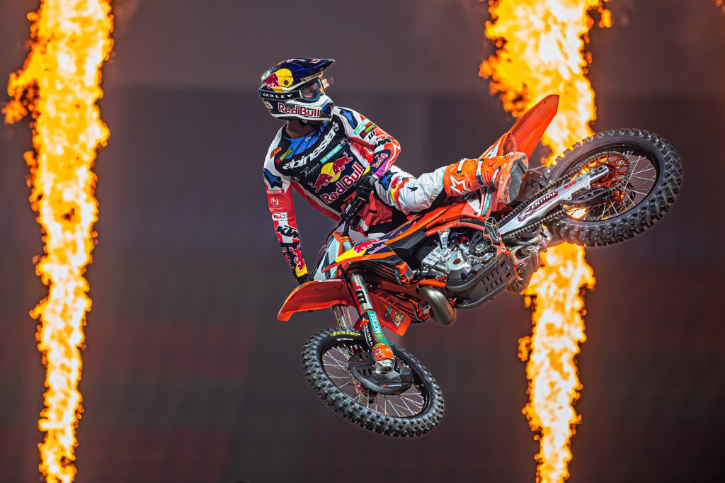 Eli Tomac holt seinen ersten Sieg für KTM beim WSX in Vancouver