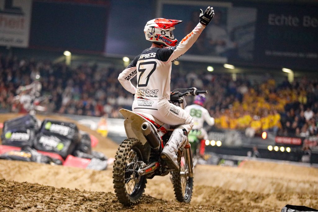 Maximilian Spies hatte sichtlich Spaß beim Supercross Stuttgart