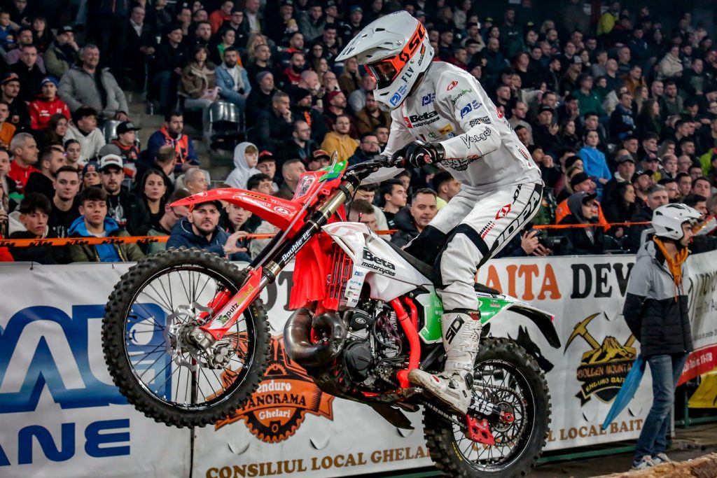 Milan Schmüser siegt beim Auftakt der Junioren SuperEnduro WM in Polen