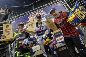 Das SuperEnduro Podium der Prestige Klasse beim Auftakt in Polen