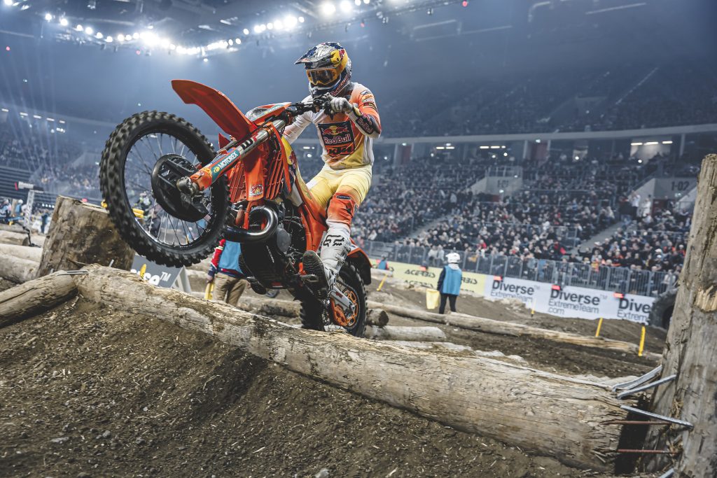 Das Red Bull KTM Factory Racing Team mit Startschwierigkeiten beim FIM SuperEnduro WM Auftakt in Polen