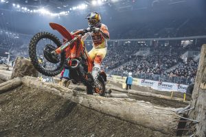 Das Red Bull KTM Factory Racing Team mit Startschwierigkeiten beim FIM SuperEnduro WM Auftakt in Polen