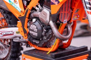 Sichere Dir das KTM 250 SX-F Semi-Factory Engine Kit.