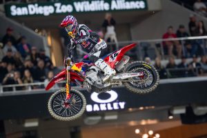 Dylan Ferrandis auf der Troy Lee Designs Ducati beim Supercross San Diego 2026