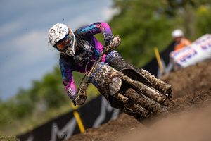 Tanja Schlosser gehört zu den Top-Fahrerinnen der DMX Damen.