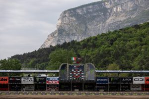 Die Strecke in Pietramurata glänzt mit atemberaubender Kulisse