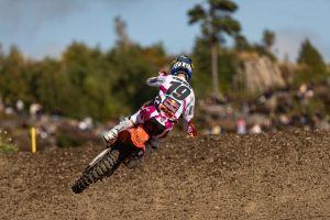 Sacha Coenen meldet sich mit Sieg beim MXGP of Sweden im Titelkampf der MX2 zurück.