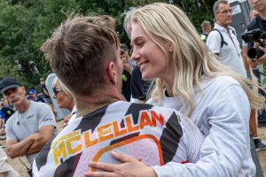 Sara Andersen mit ihrem Freund Camden McLellan der in der MXGP die MX2 Weltmeisterschaft auf Triumph bestreitet