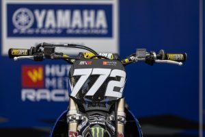 Reisulis Bike im Yamaha MX2 Factory Teamzelt